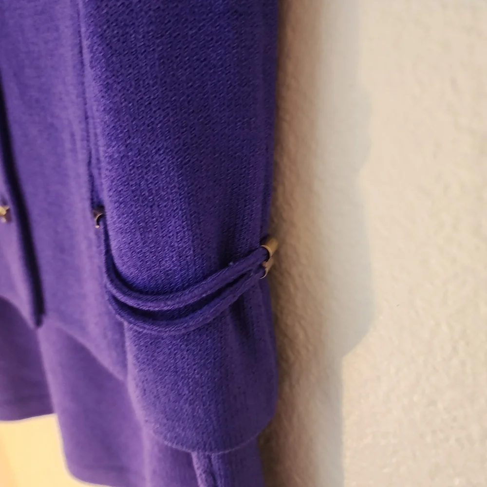 St. John 2 Piece Suit - Picture 7 of 8